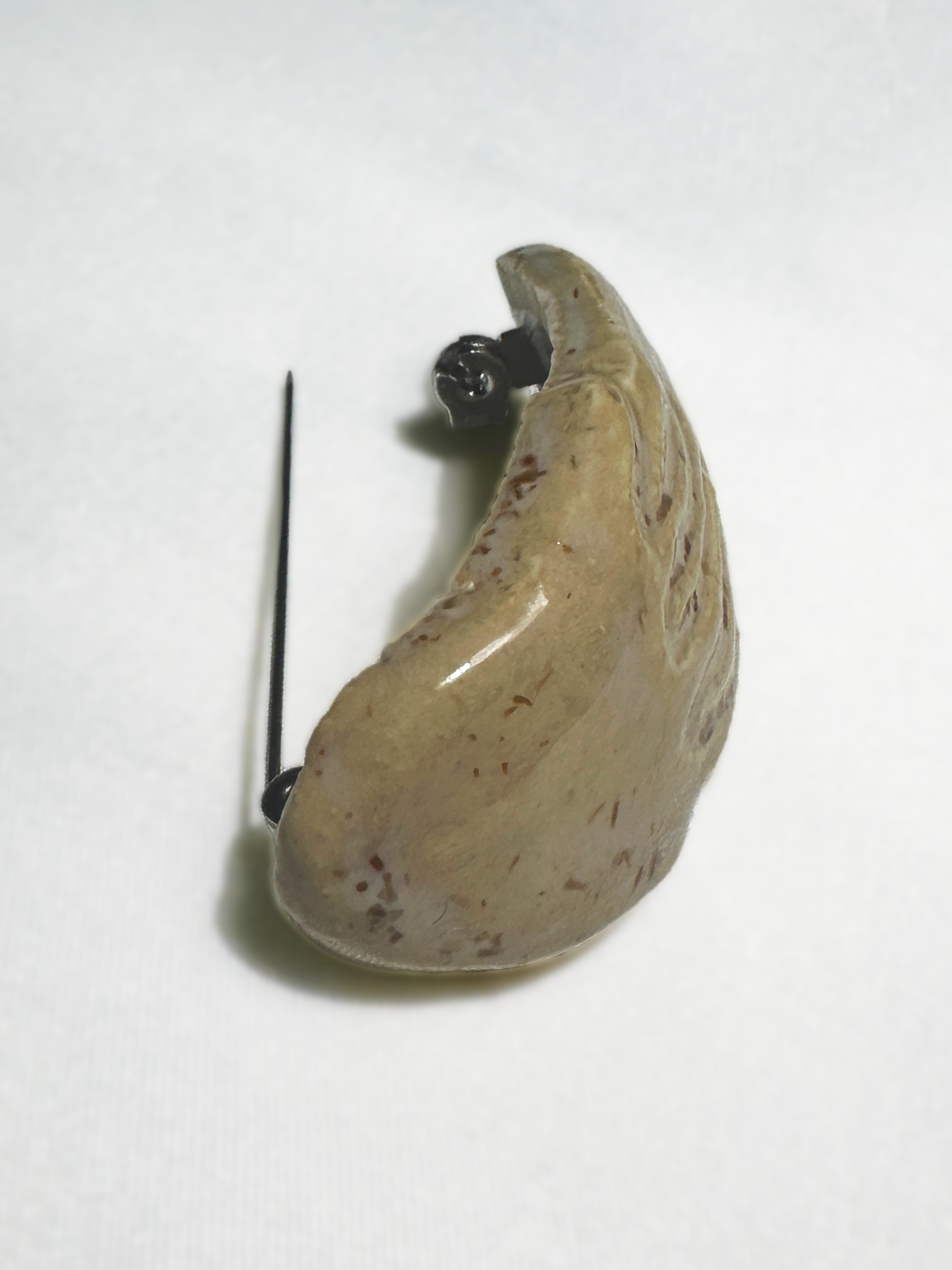 HoldOn Brooch