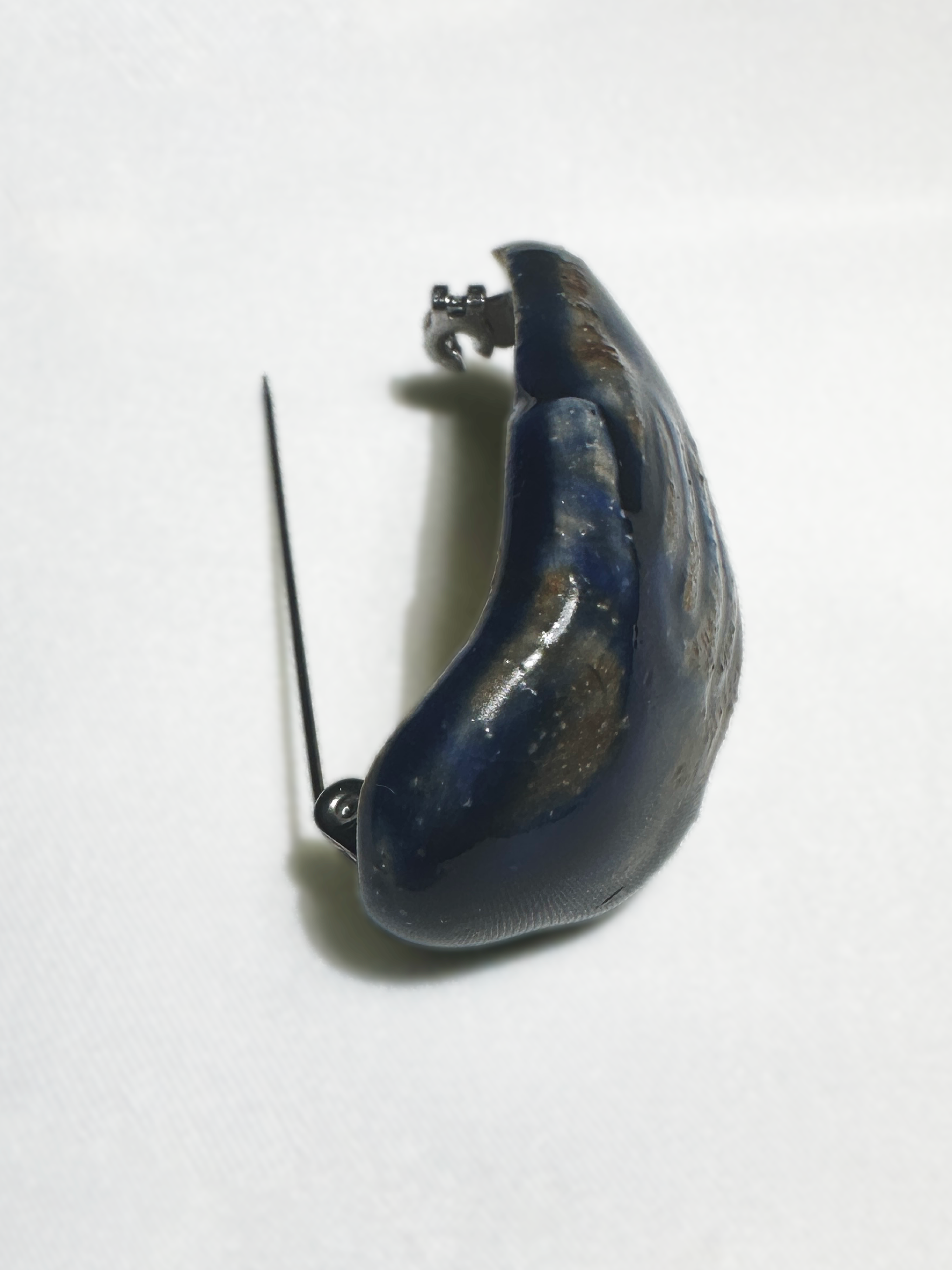 HoldOn Brooch