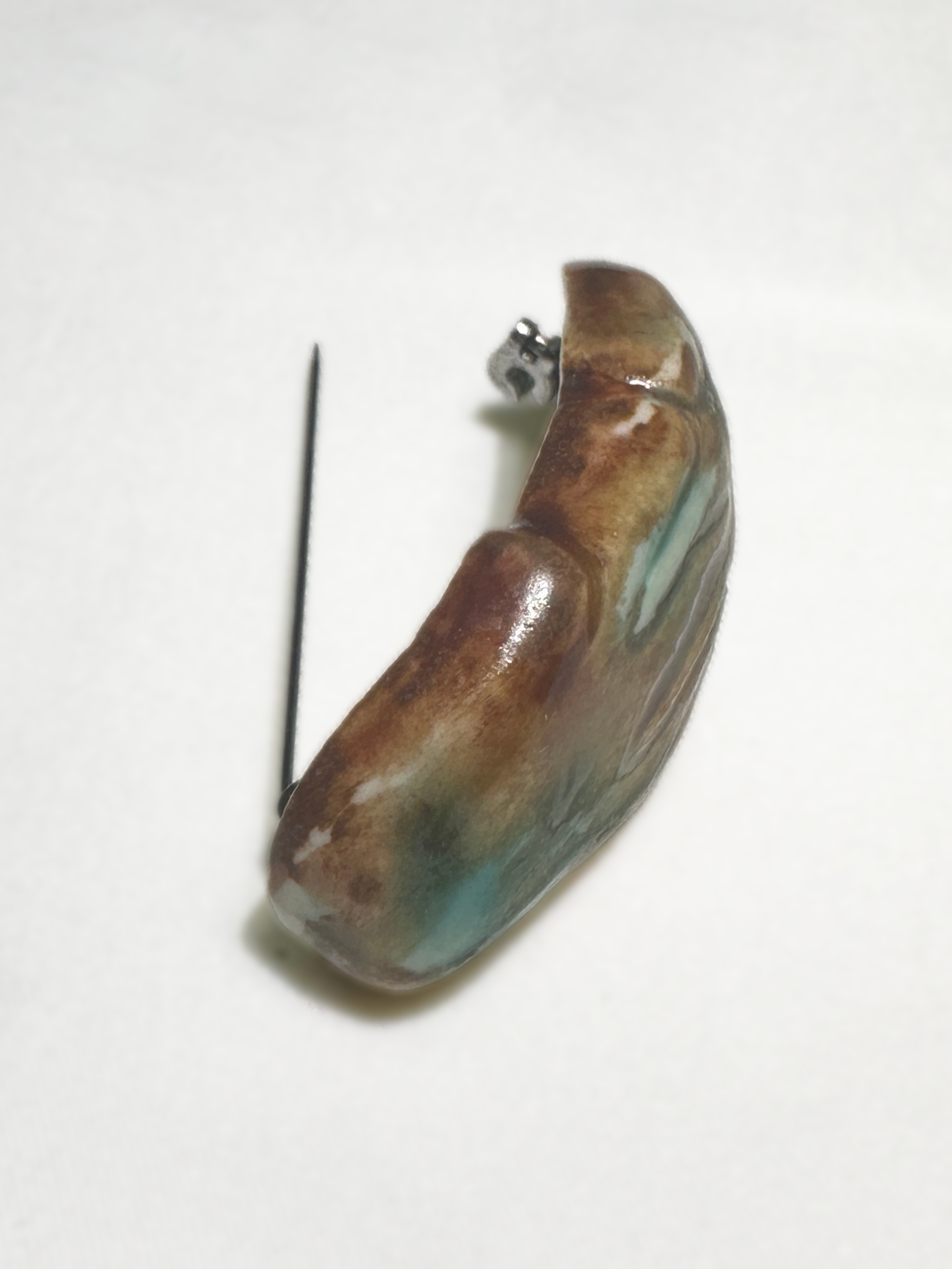 HoldOn Brooch